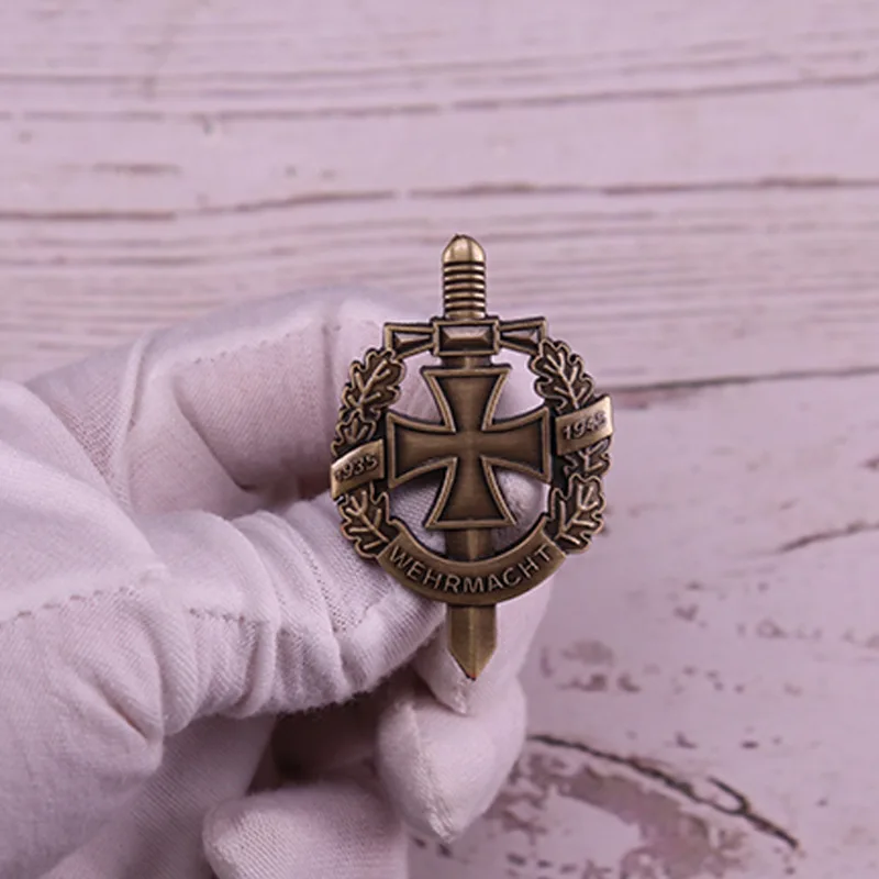 

Iron Cross Enamel Pin WW2 German Military Luftwaffe Brooches Medal Badge Backpack Accessories Jewelry 2021