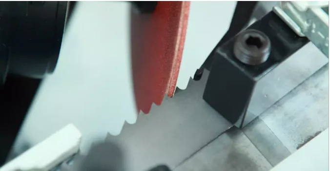 

Semi-automatic blade sharpening machine