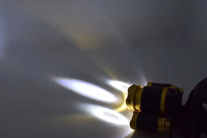 

Super Bright 5000LM XML-T6 Led Headlight Rechargeable Waterproof 4-mode Head Lamp Zoomable 18650 Head Light with AC/Car Charger