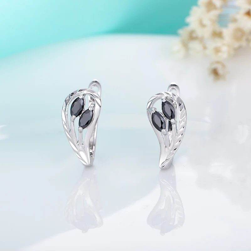 5-silver MAIKALE, модные маленькие серьги-гвоздики для женщин, красные/синие/черные/зеленые/фиолетовые серьги с кубическим цирконием, полые корейские ювелирные изделия с цветком - Окраска металла: 5-silver