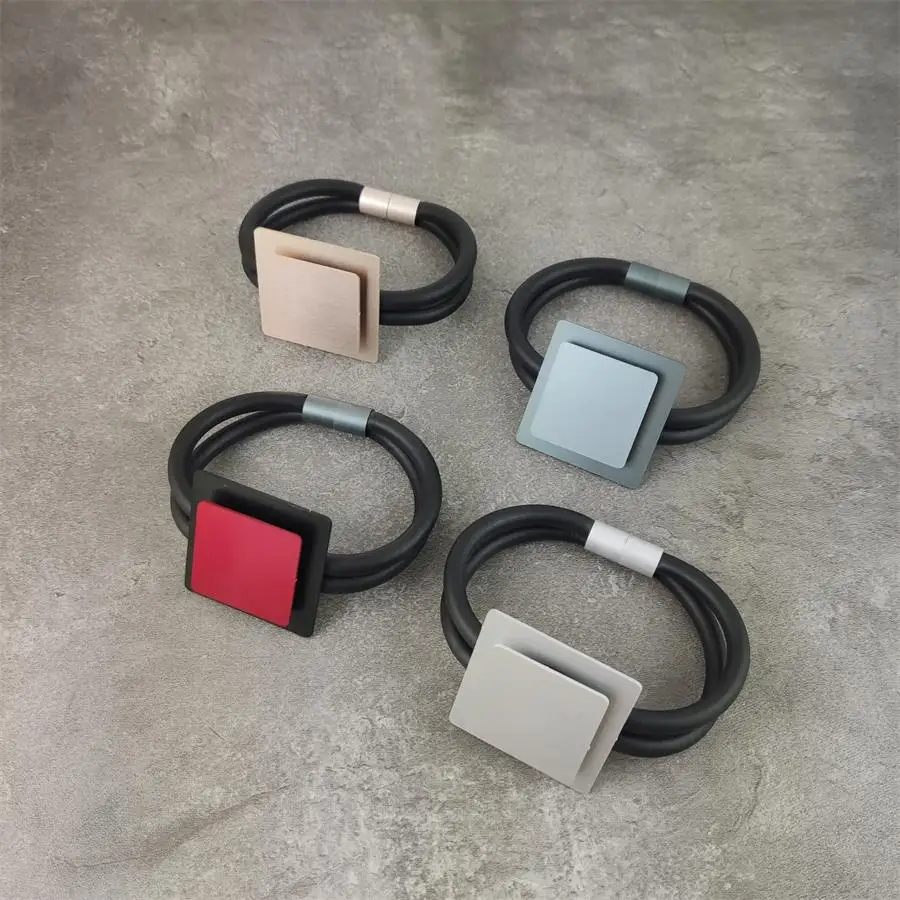 Женский браслет с шармами регулируемый из алюминиевой проволоки геометрическим