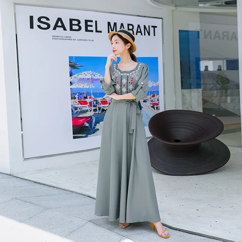 

2021 Summer Middle East Dubai Arab Muslim Women's Dress Summer Hand-embroidered Big Swing Dress Robe