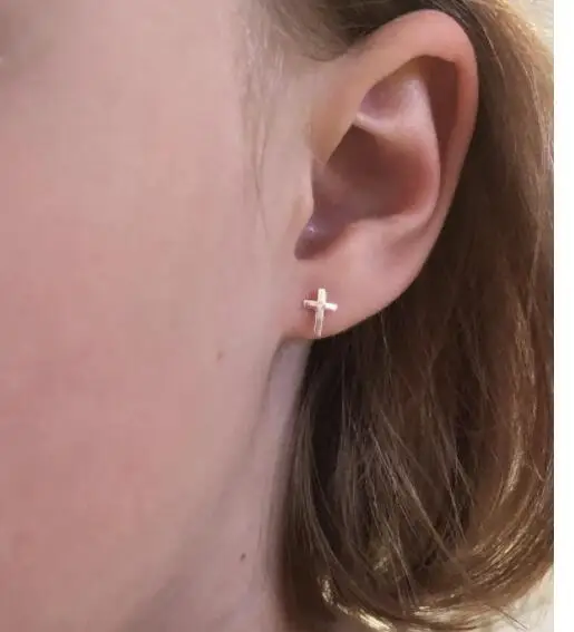 

Серьги-гвоздики с крестом 10 шт.