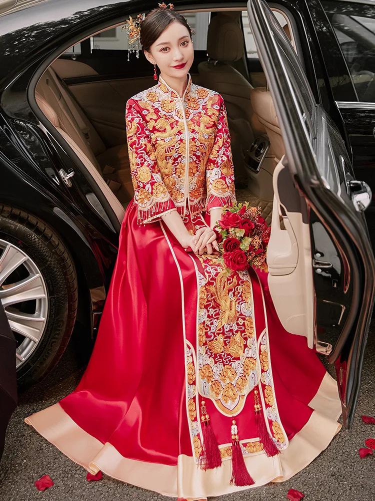 Традиционное китайское свадебное платье Ципао с вышивкой дракона и феникса