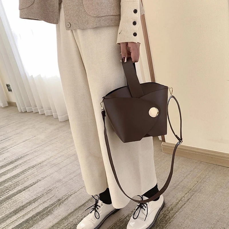 

PU Leather Women's Fashion Luxury Retro Shoulder Bucket Bag Simple
