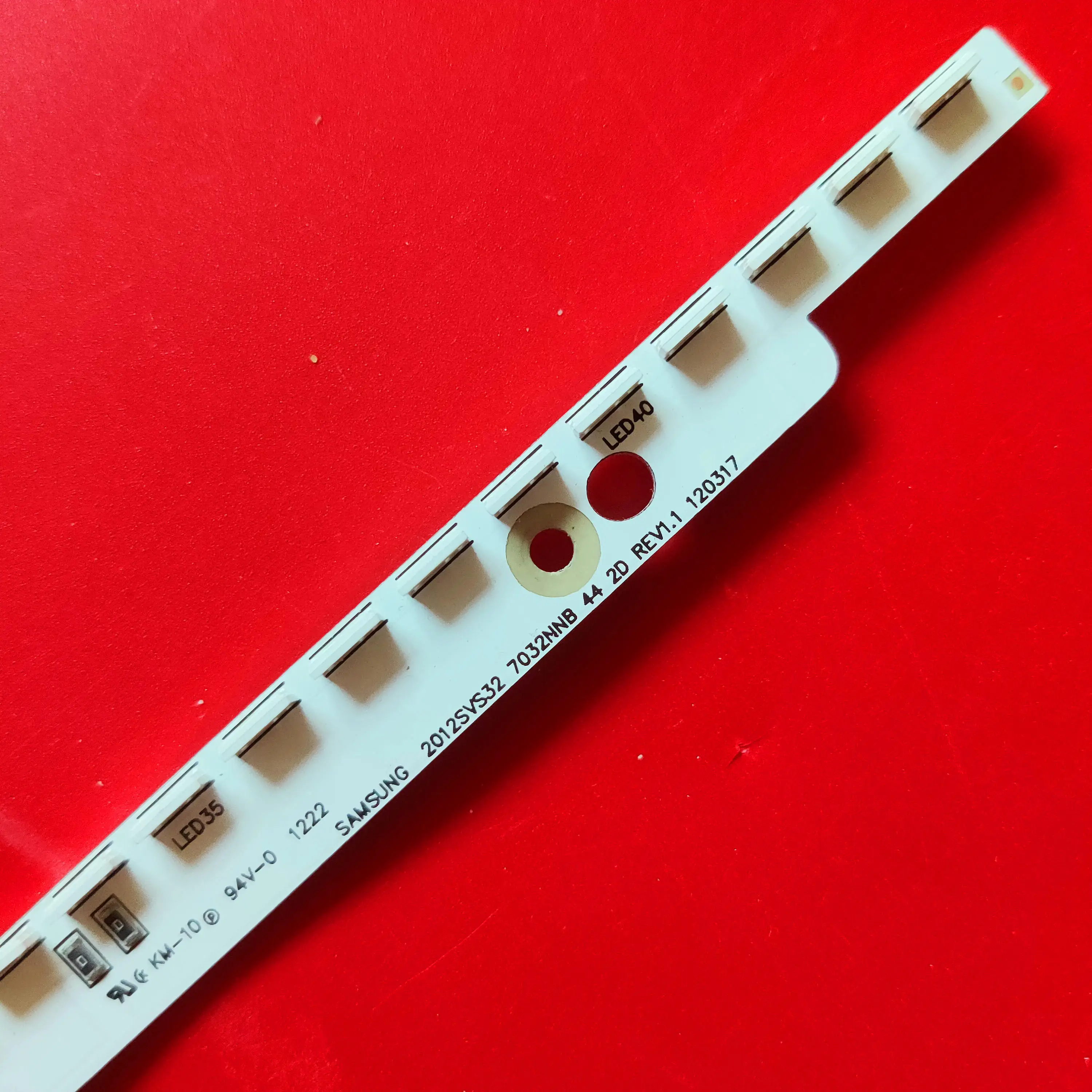 

3V 32 Samsung TV 2012SVS32 7032NNB 2D V1GE-320SM0-R1 32NNB-7032LED-MCPCB UA32ES5500 44 407