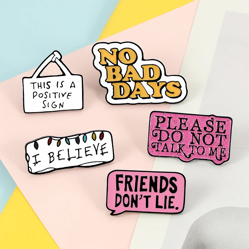 Мультяшный значок надписи не верьте друзьям металлическая эмалированная