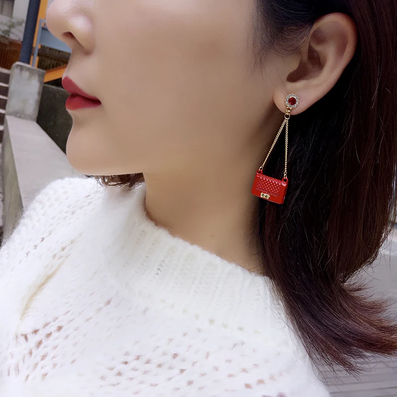 Необычные серьги кисточки с сумкой характерные трендовые Уникальные красные и