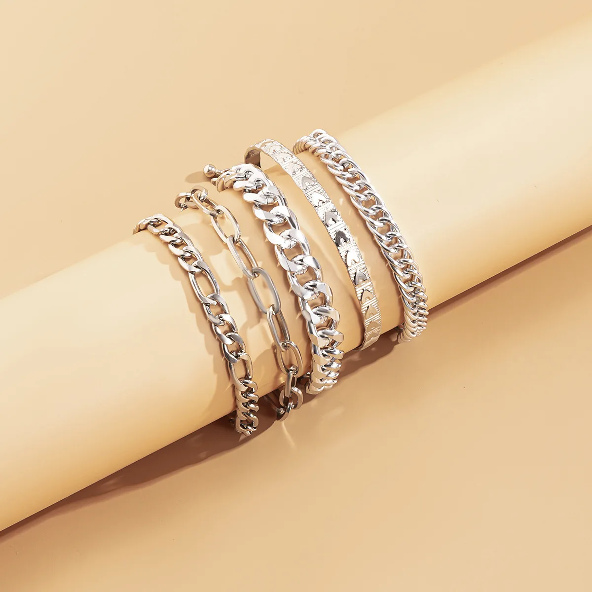 

5PCS/SET Emo Heart pattern Cuff Bangle&Bracelets for Women Hip Hop Rock Chunky Tassel Chian Braclets 2021 Fashion Women Jewelery