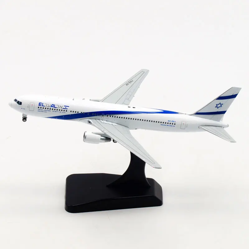 

Модель самолета с базовым посадочным шасси, масштаб 1:400