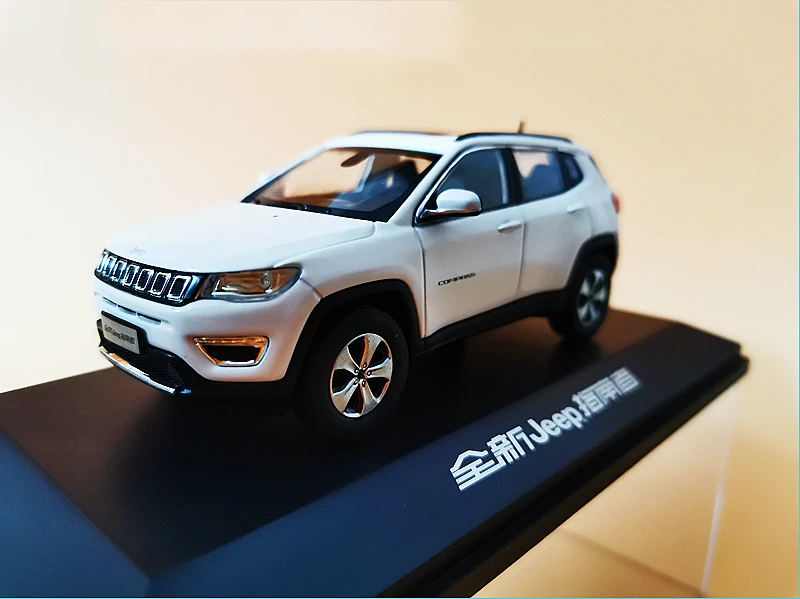 

1/43 Scale Jeep Compass SUV 2017 White Diecast Car Model Toy Collection Gift