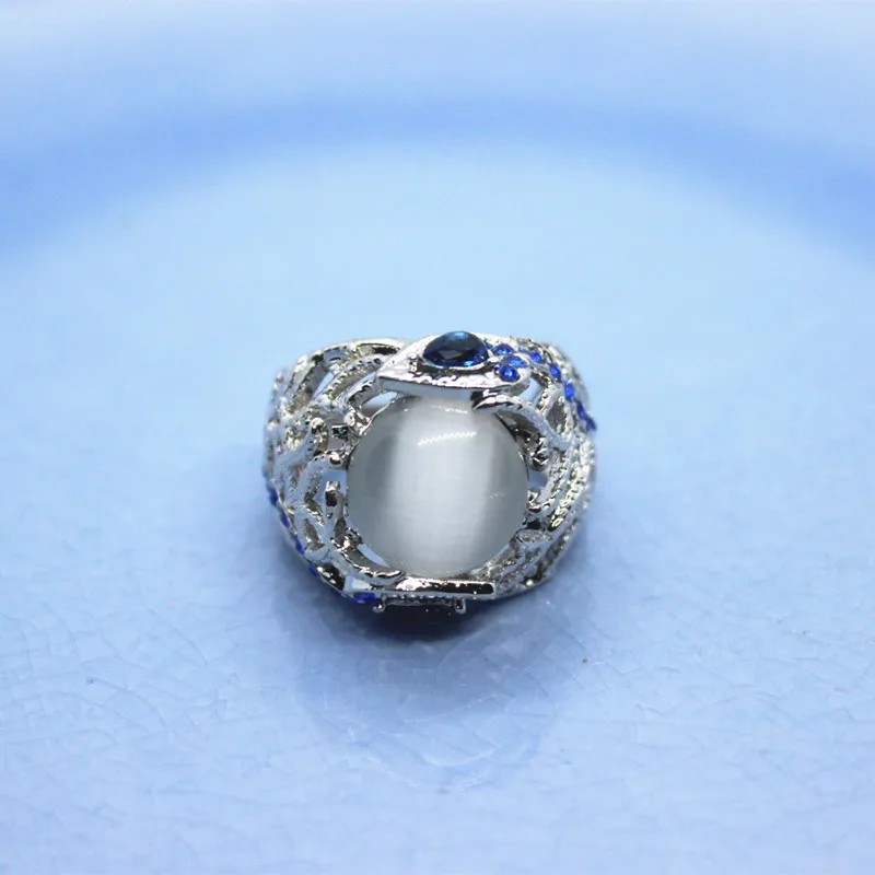 Женское кольцо с лунным камнем Crazy Blue модное цветком из фианита обручальное