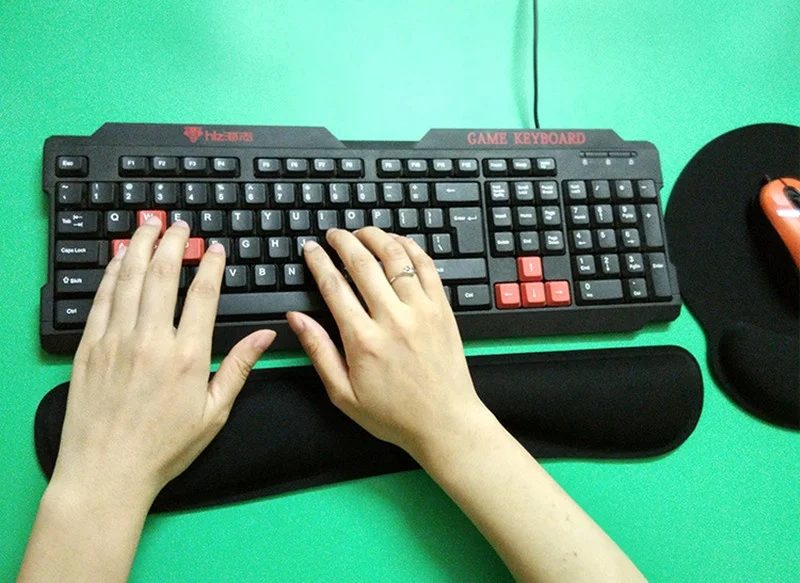 

Premium Memory Foam Mouse and Keyboard Pad for Wrist Rest Support