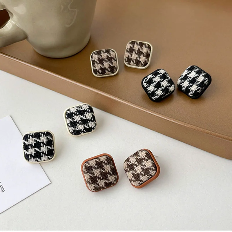 

French Houndstooth Geometric Square Stud Earrings Retro Cloth Design Elegant Autumn and Winter Women's Earrings Jewelry