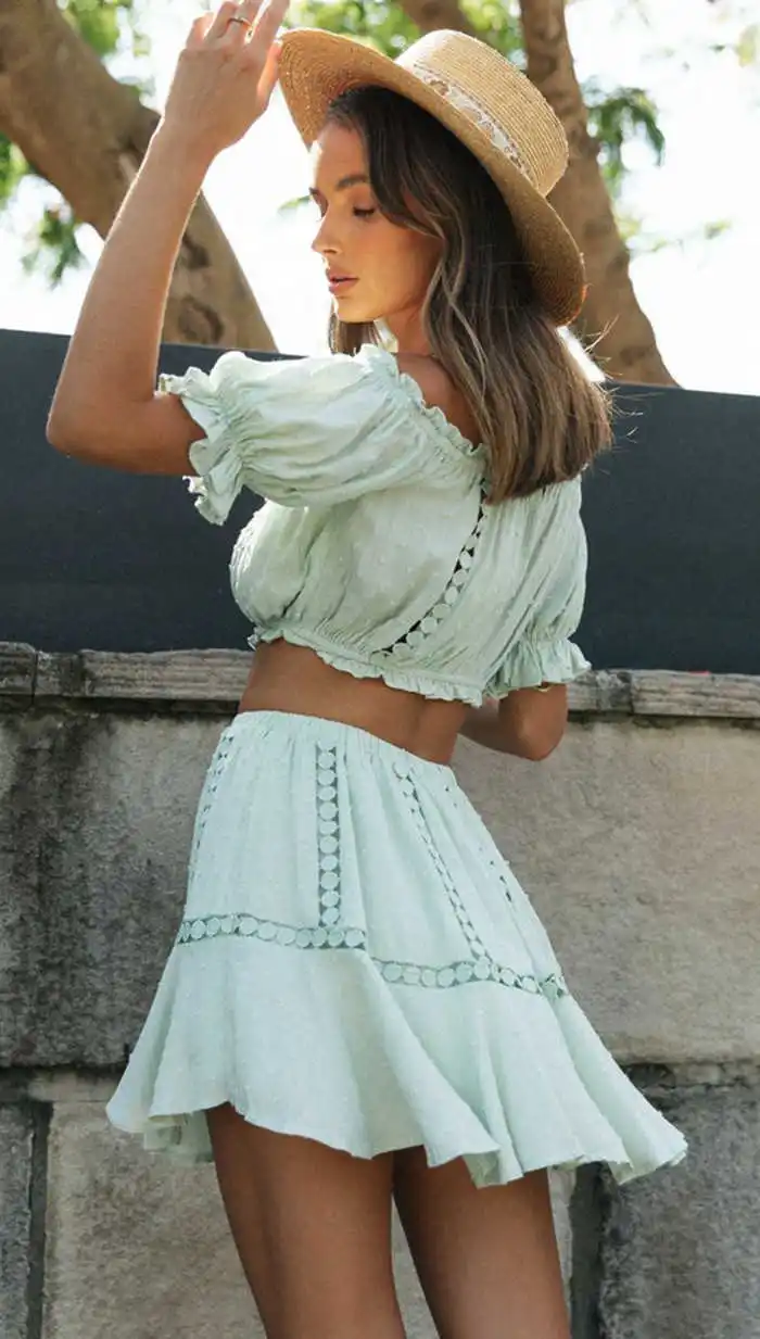 

2021 Summer Two Piece Sets Women Bohemian Casual Beach Skirts 2Pcs Sets Lace Off Shoulder Crop Tops and Short Pleated Skirt