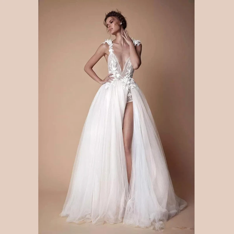 2018 Bohemian Lace Wedding Dresses 3D Appliqued A-Line Deep V-Neck Beach Bridal Gowns Sweep Train Tulle Split Side Sexy | Свадьбы и