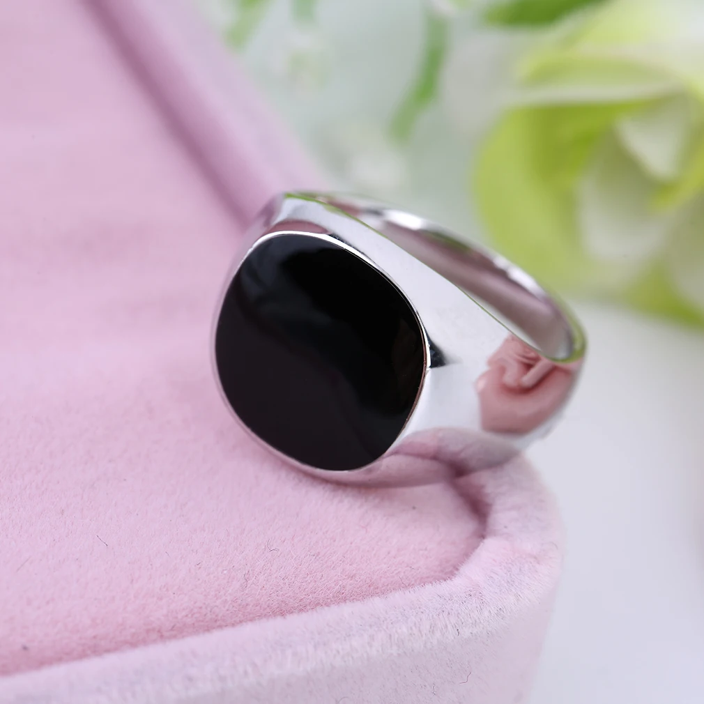 Металлическое кольцо из нержавеющей стали обручальное с черным ониксом |