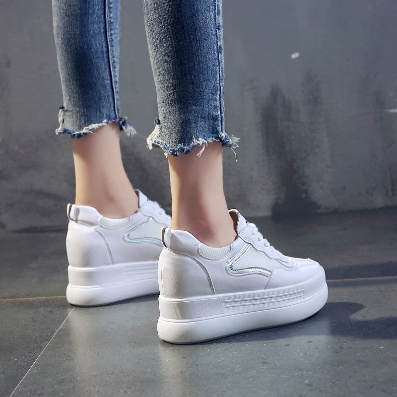 

2019 spring and autumn new invisible increase in small white shoes female breathable muffin thick-soled sports old shoes