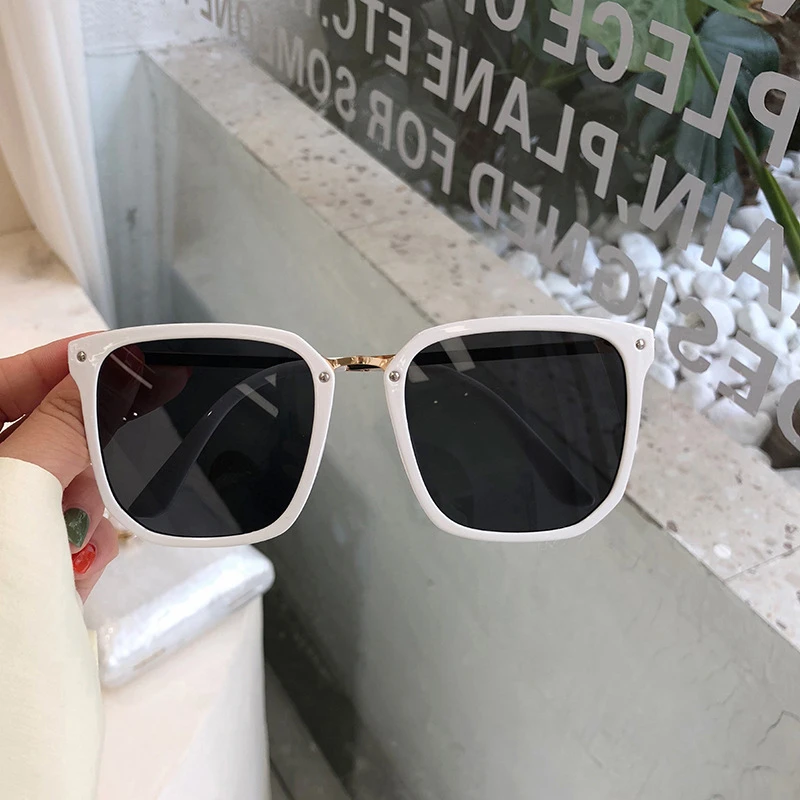 

QPeClou New Trendy Vintage Big Frame Square Sunglasses Women Fashion Retro Clear Sun Glasses Ladies Cute Shades Oculos De Sol