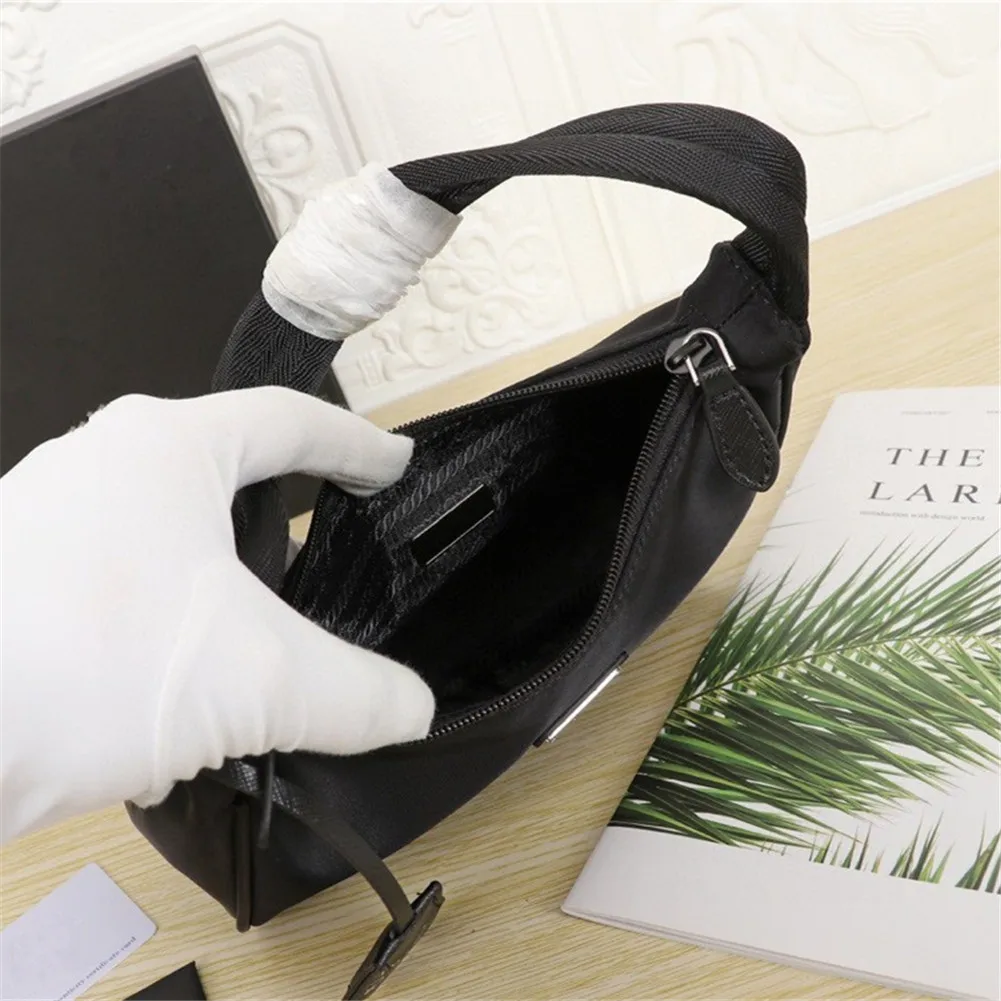 

2021 hot style underarm bag lady handbag lady messenger bag plus hair handbag