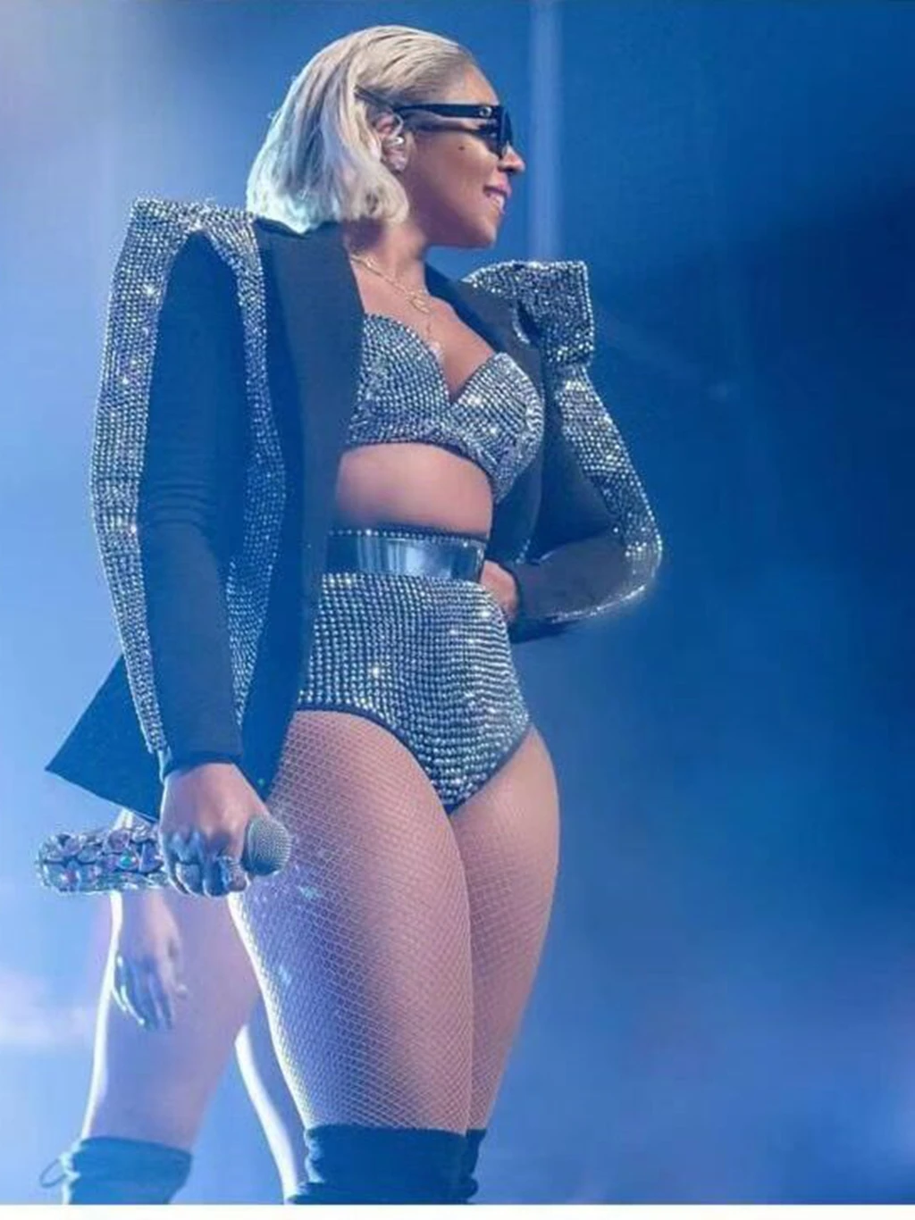 Блестящие Стразы серебристого цвета комплект из трех предметов для певицы