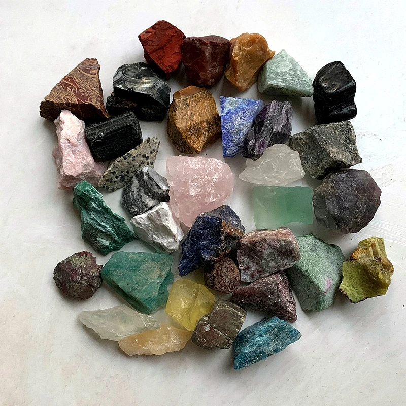 Натуральные необработанные камни купить. Разноцветный камень название. Необработанные натуральные природные камни изумрудов, цены.
