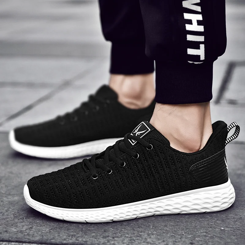 Hot Sale Light Men Running Shoes 2021 Comfortable Sport Shoes Men Trend Breathable Outdoor Walking Shoes Men Sneakers Zapatillas