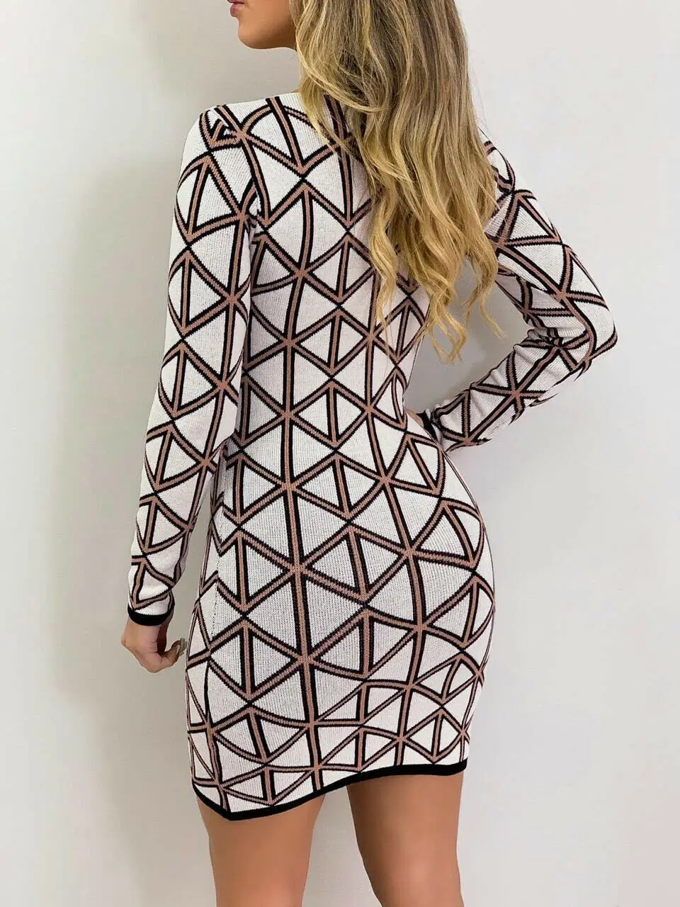 Женское облегающее платье в клетку с длинным рукавом и круглым вырезом | Женская