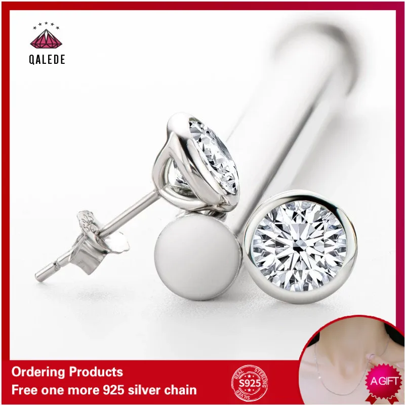 

QALEDE S925 Sterling Silver Round 0.5/1 Carat Silver Plated 18 Gold Moissanite Earrings For Women