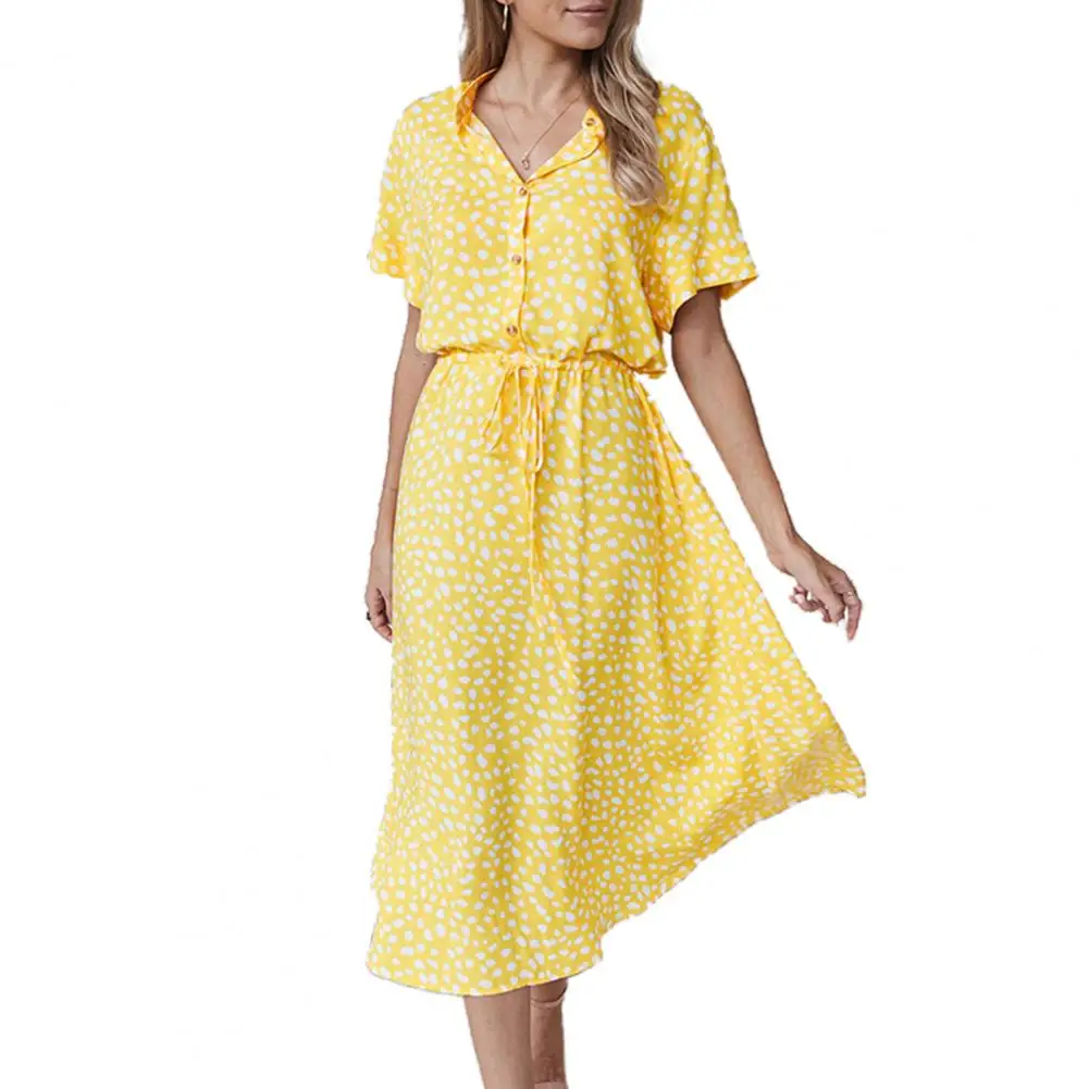 Женское платье-рубашка в горошек с высокой талией и коротким рукавом | Женская