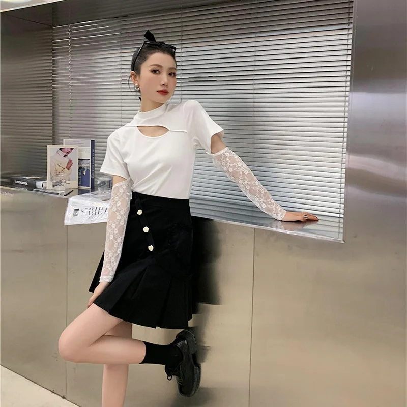 

LANMREM Women Black T-shirt New Round Neck Hollow Out Short Sleeve Simple Shirts Female Fashion Tide Summer 2021 2E2015