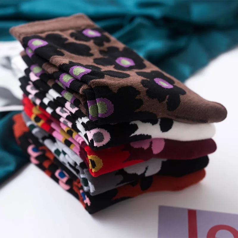 

Streetwear Vintage Floral Cotton Socks Women Japanese Cartoon Flower Cute Socks Korean Style Harajuku Mid-Tube Kawaii Sock