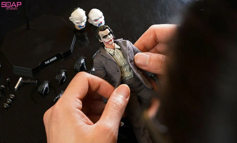 

Soap Studio FG008 1/12 The Joker Bank Robbery Version Clothes Set with 2 Head Sculpt Fit 6'' Action Figure Doll