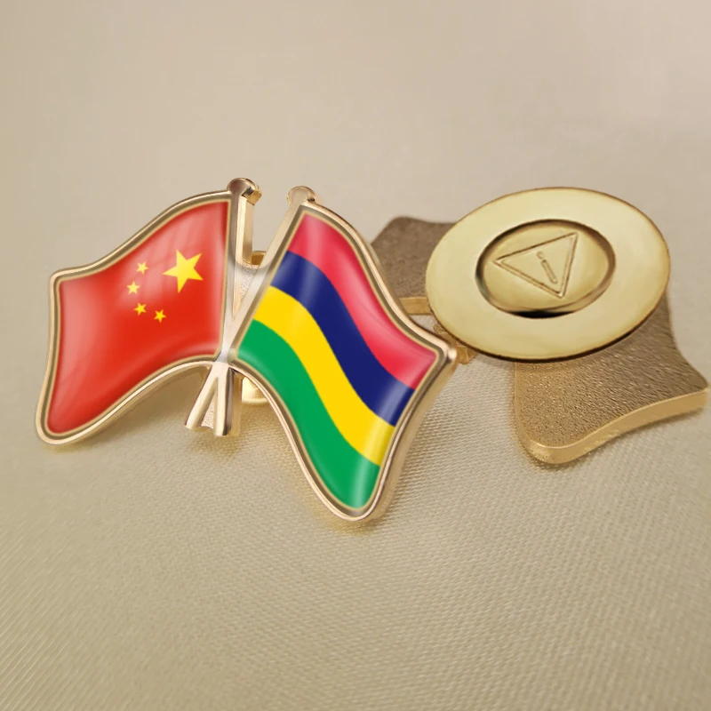 Маврикии Китай (материк) перекрестные двойной флаг дружбы значков на булавке