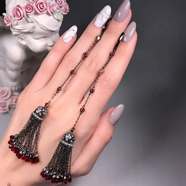 Настоящее серебро 925 проба, женские серьги, серьги с кисточками, длинные, с цветными кристаллами, модные корейские серьги на свадьбу нарядные украшения в стиле яны ко кисти серьги и кисти кольцо хит сезона - Окраска металла: black with red