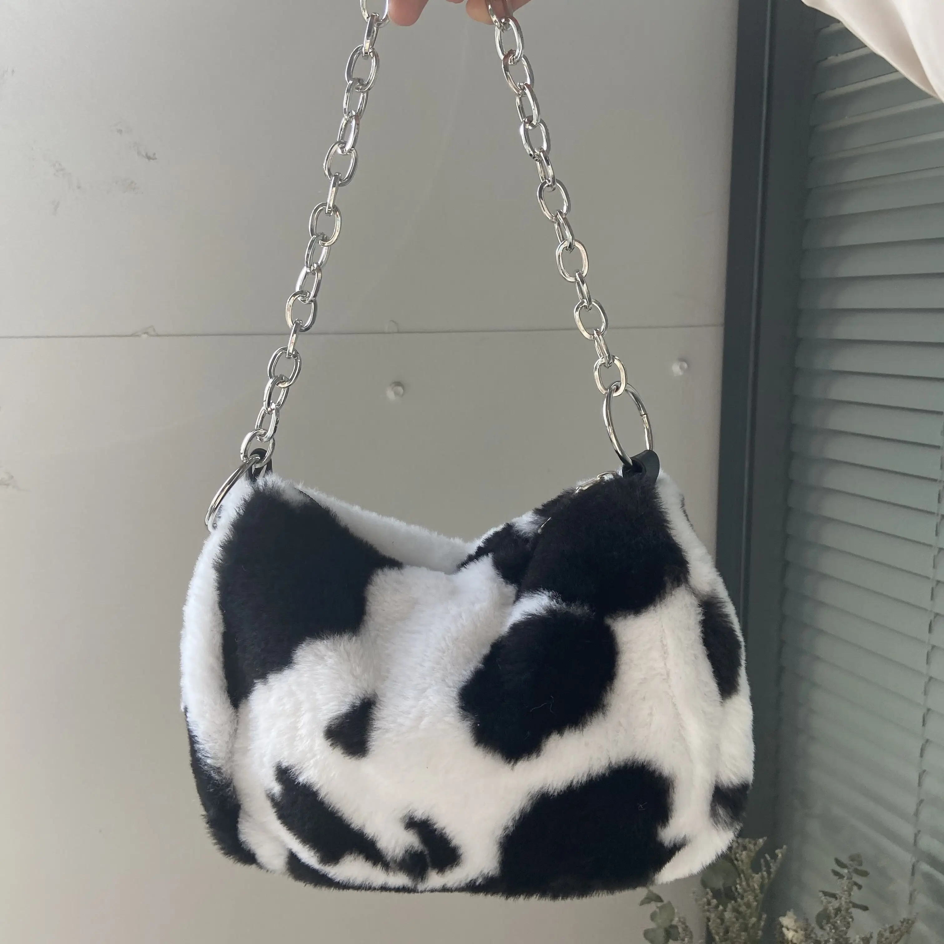 

Fashion Faux Fur Women Chain Crossbody Bags Soft Plush Ladies Purse Handbags Cow Pattern Female Small Shoulder Underarm Bag