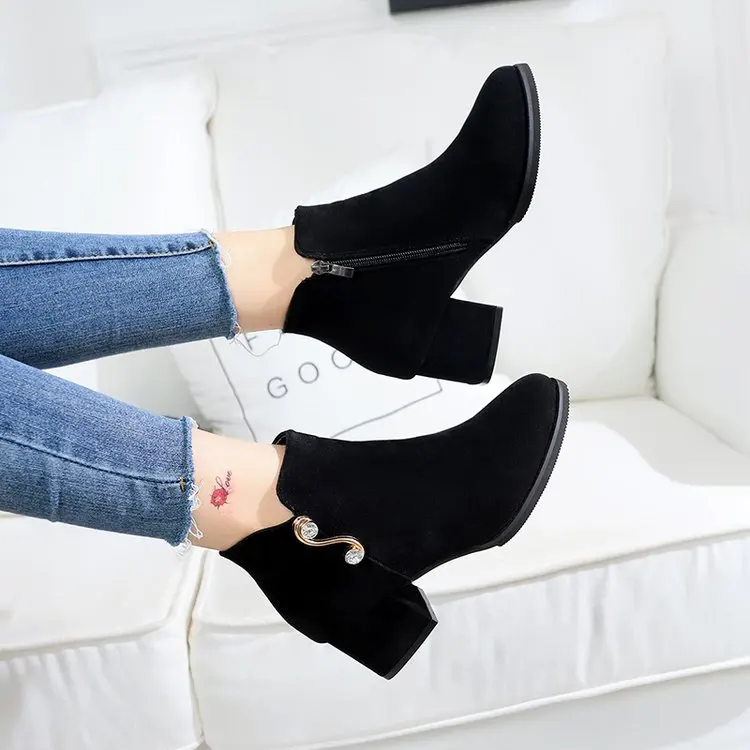 2020 новый стиль Женские ботильоны из матовой кожи на толстой подошве в британском