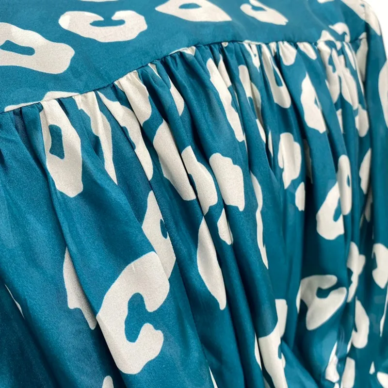 

2021 New Summer Women Fashion Geometric Print Blue Long Sleeve Flare Shorts Playsuits High Quality Silk With Waist Lace String