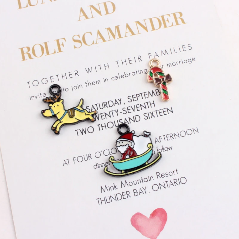 

10Pcs/Pack Classic Christmas Series Elk Gift Stick Alloy Jewelry Accessories DIY Earring Bracelet Pendant Santa Claus Pendant