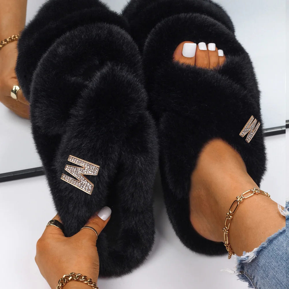 Crystal Letter M Furry Faux Fur Slippers Women's Indoor Fluffy Slides Custom Rhinestone Letters Winter Sandals Shoes Flip Flops