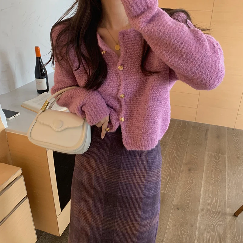 

Женский трикотажный кардиган на пуговицах, с круглым вырезом