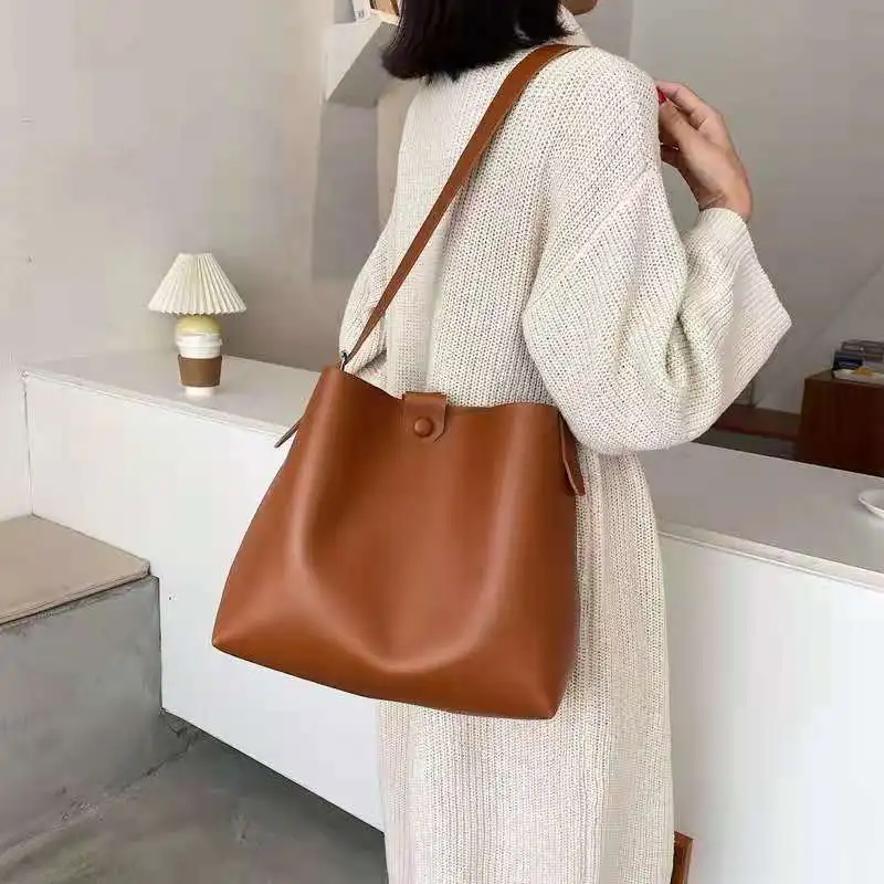 

2021 new Korean version of ins fengshui bucket big bag large capacity soft leather tide simple one-shoulder diagonal bag
