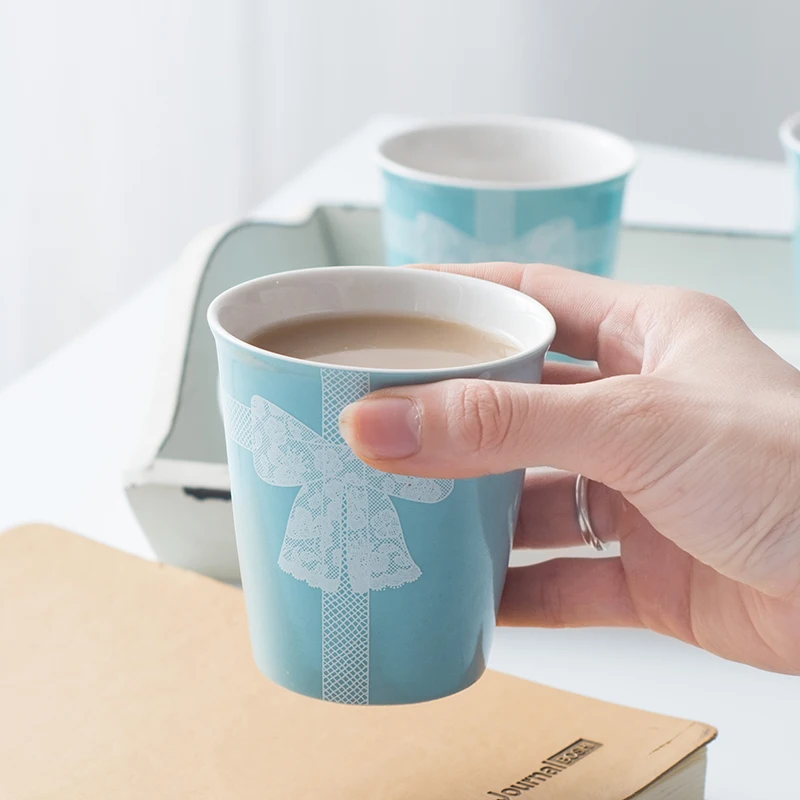 

Blue White Lace Bowknot Mug Ceramic Paper Cup Without Handle Quality Coffee Cups Pen Holder Shape Cup Tumblers Freind Gift