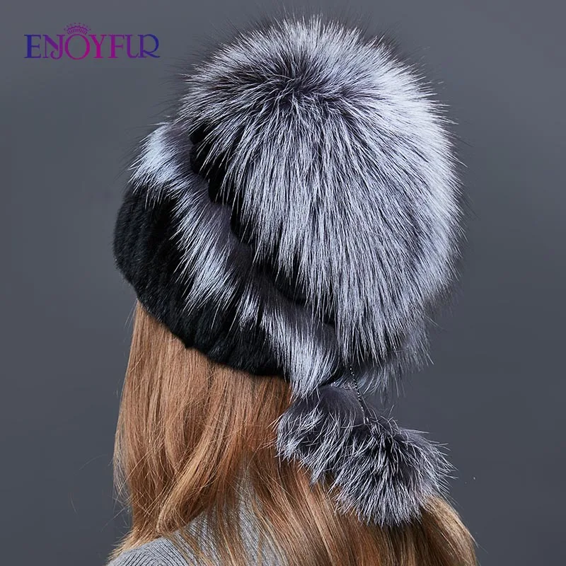 Женская шапка бини с двумя помпонами ENJOYFUR теплая из натурального меха норки