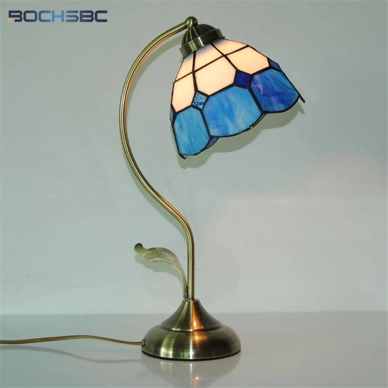 

Настольная лампа BOCHSBC в европейском стиле, сделанная вручную Витражная лампа Тиффани, с абажуром, настосветильник лампа для гостиной, прикр...