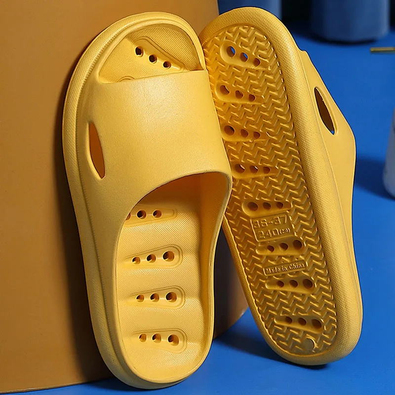 

2022 New Shower Slippers Women Home Slippers Men Bathroom Shoes Hole Leaking Sandals Indoor Men Shoes Anti-slip Summer Slides