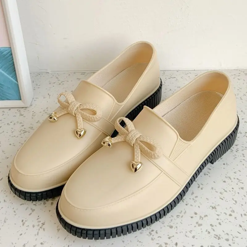 Женские резиновые ботинки без шнурков стильные короткие галоши Нескользящие