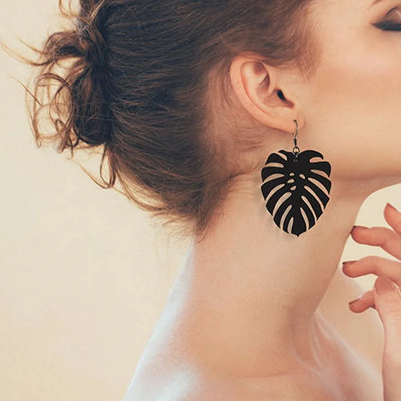 Женские акриловые серьги подвески с черными листьями сережки унисекс в стиле