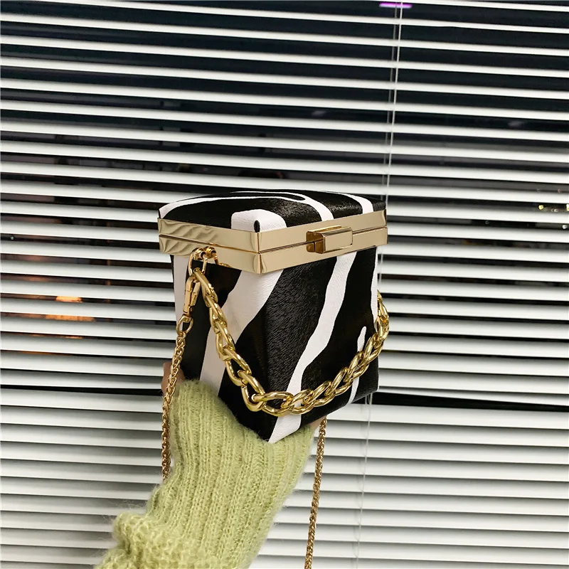 

Animal pattern mini box design Crossbody Bag for Women 2020 Shoulder Chain Bag Purses and Handbags Ladies Party Pu Clutch Bag