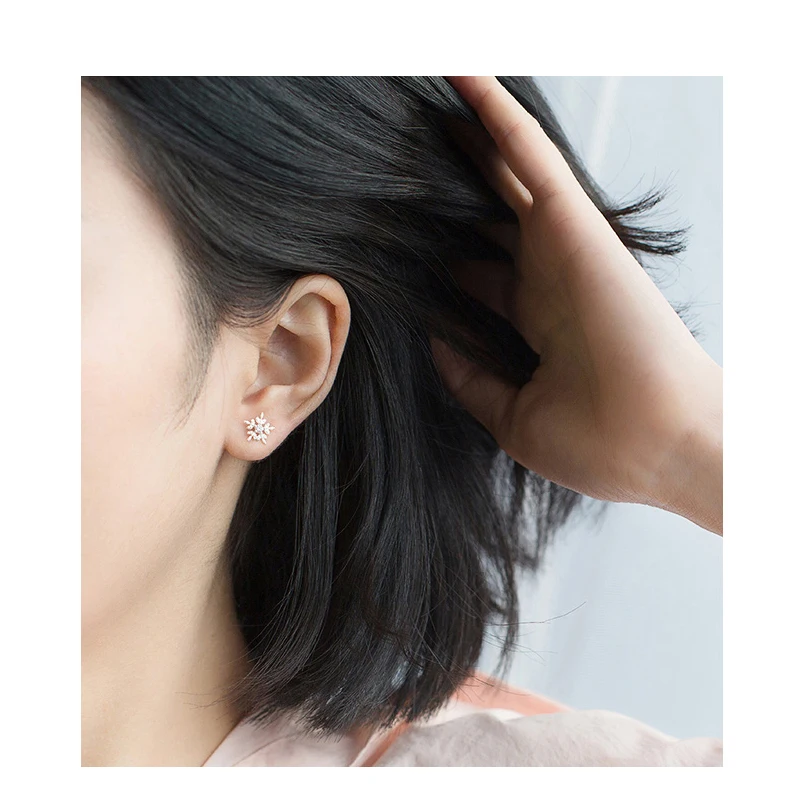 Лидер продаж белые серьги гвоздики в форме снежинок прозрачного твердого